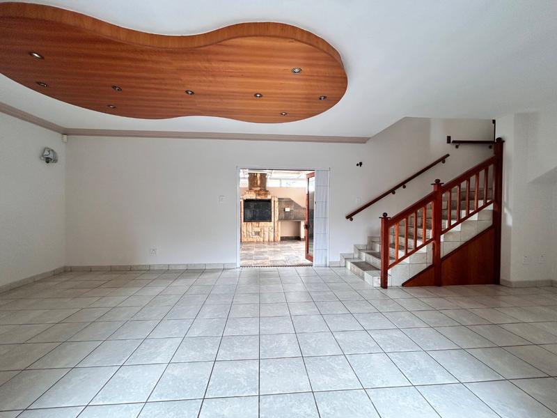 5 Bedroom Property for Sale in Birdwood Estate North West